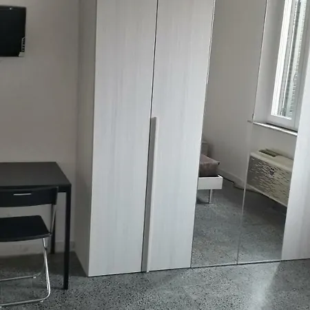 4 Keys Central Bed and Breakfast Πίζα